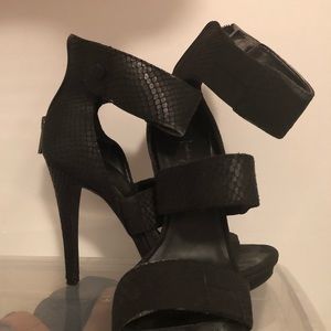 Black heels sandals